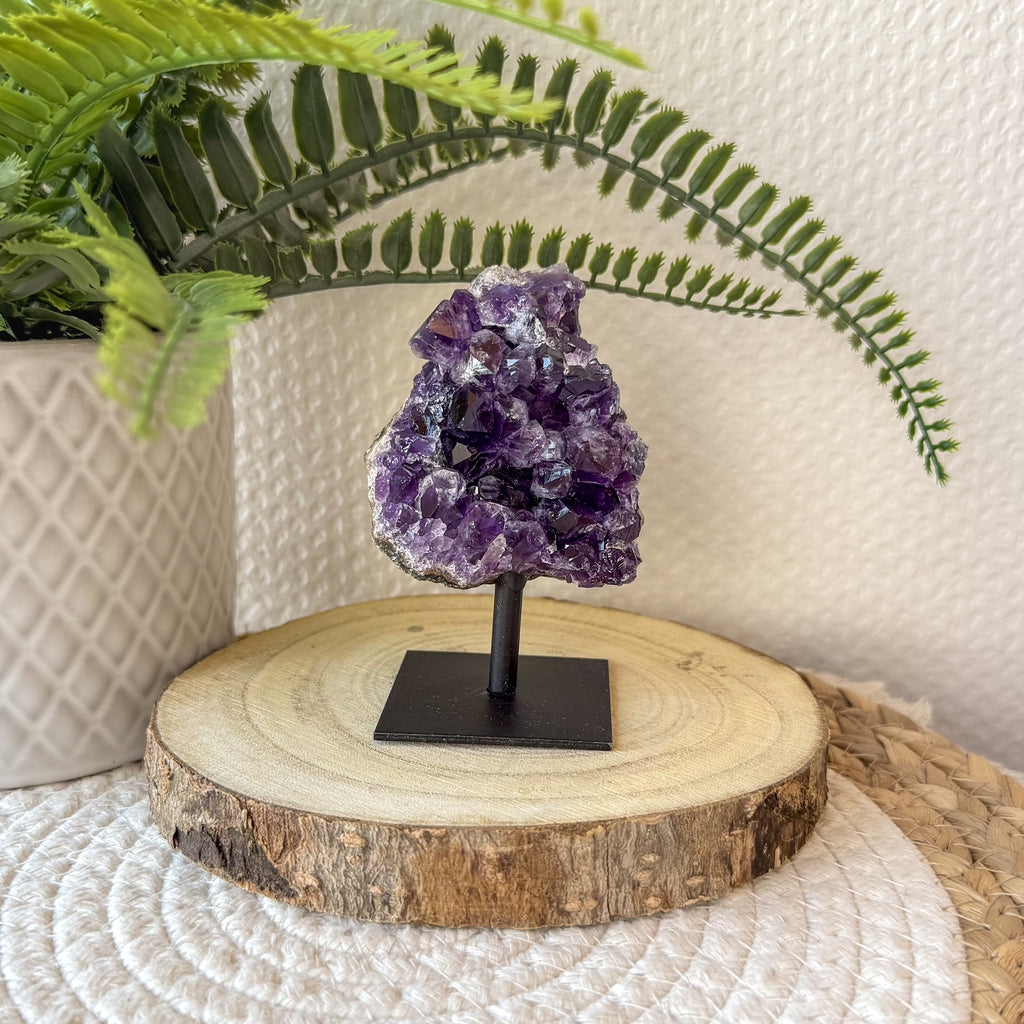 AMETHYSTE SUR SOCLE