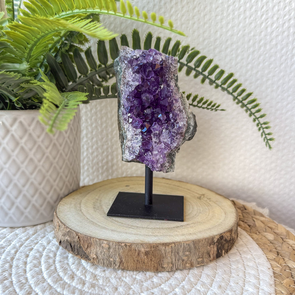 AMETHYSTE SUR SOCLE