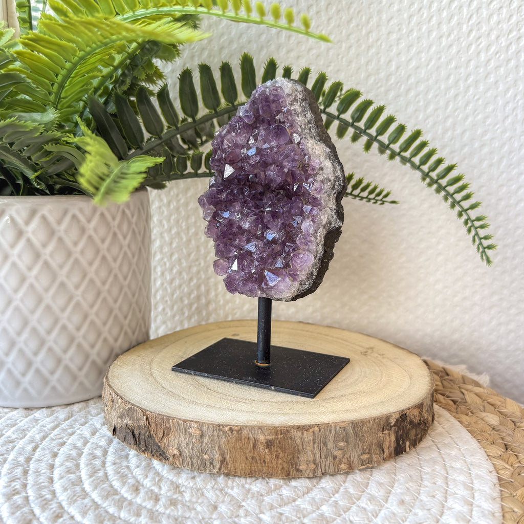 AMETHYSTE SUR SOCLE