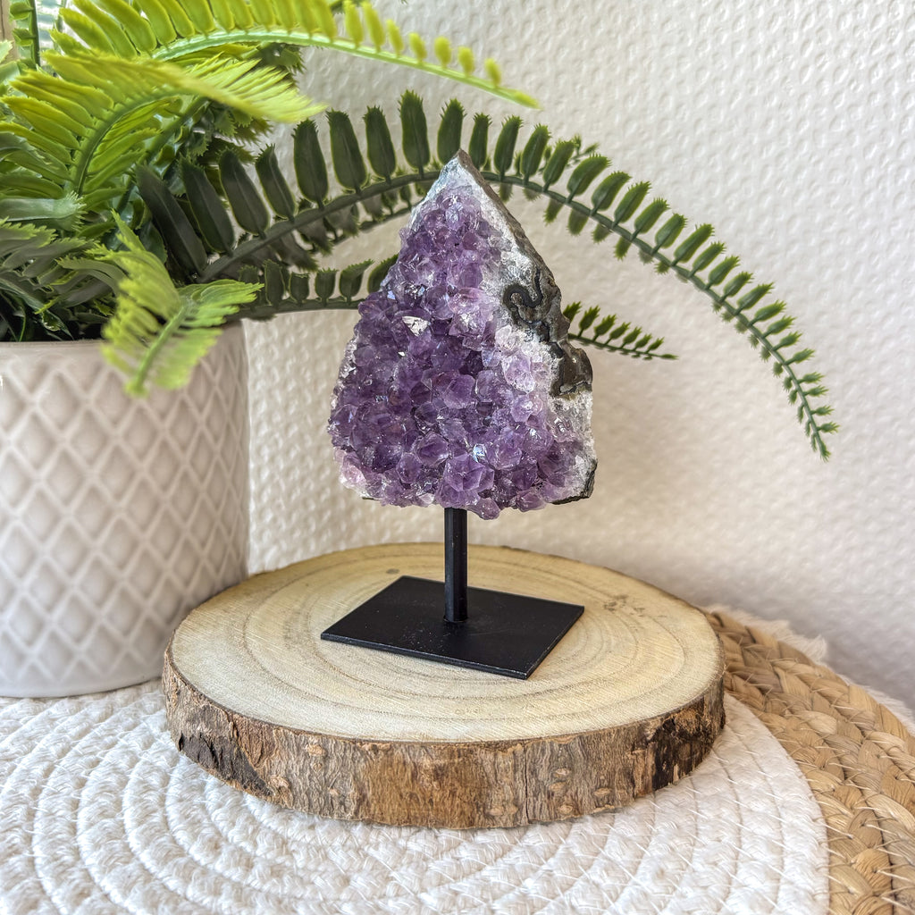 AMETHYSTE SUR SOCLE