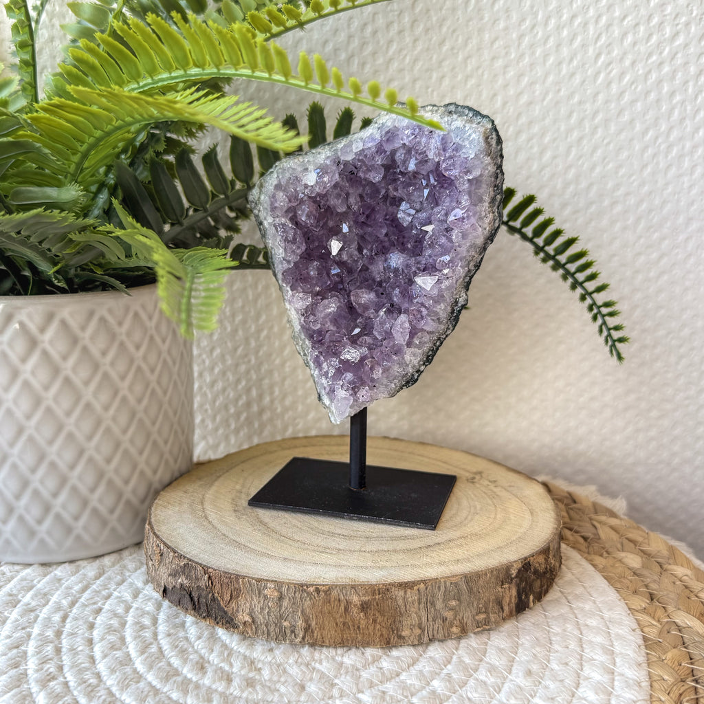 AMETHYSTE SUR SOCLE