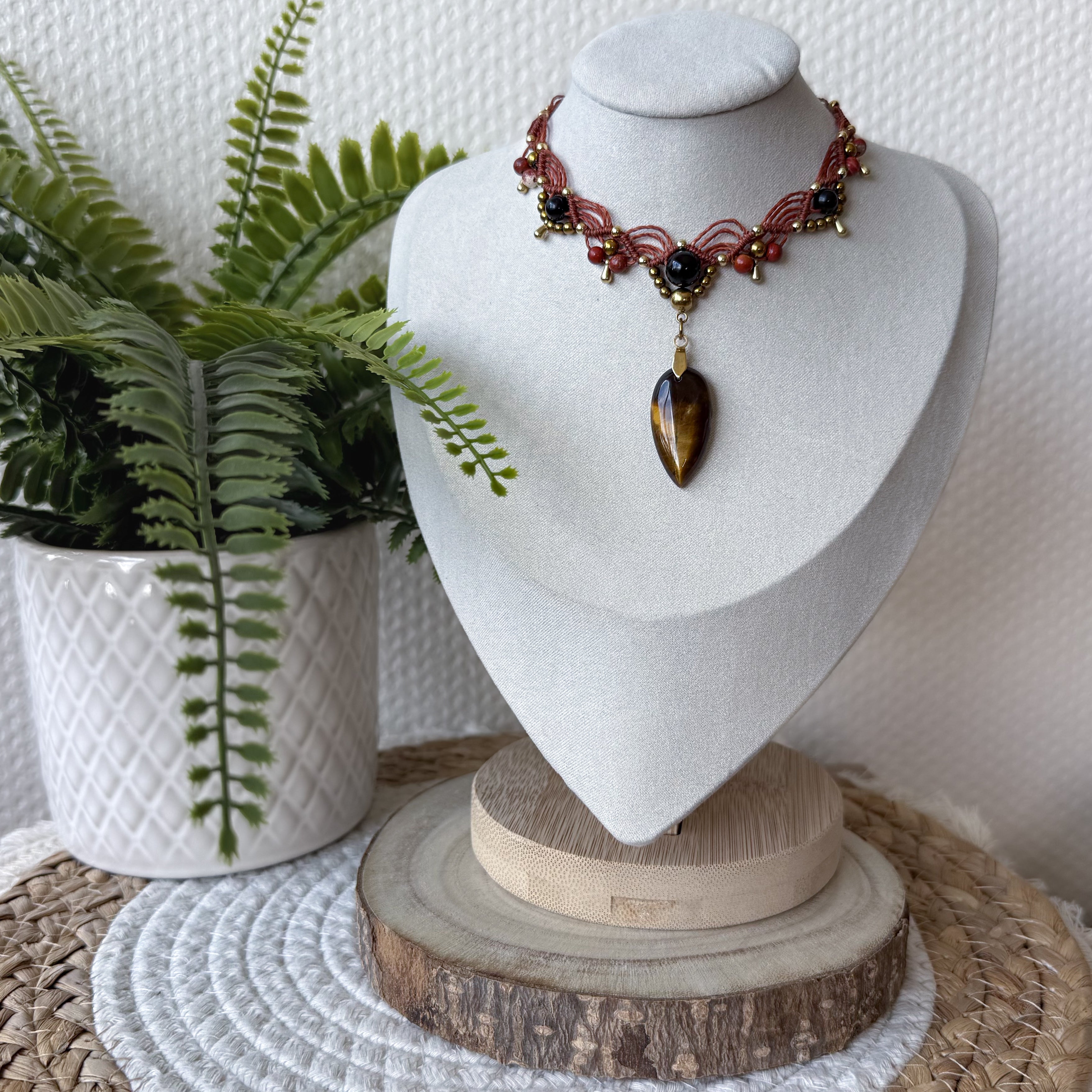 Collier en micro macramé fait main – Bijou artisanal bohème ajustable | Les Créas d’Andy