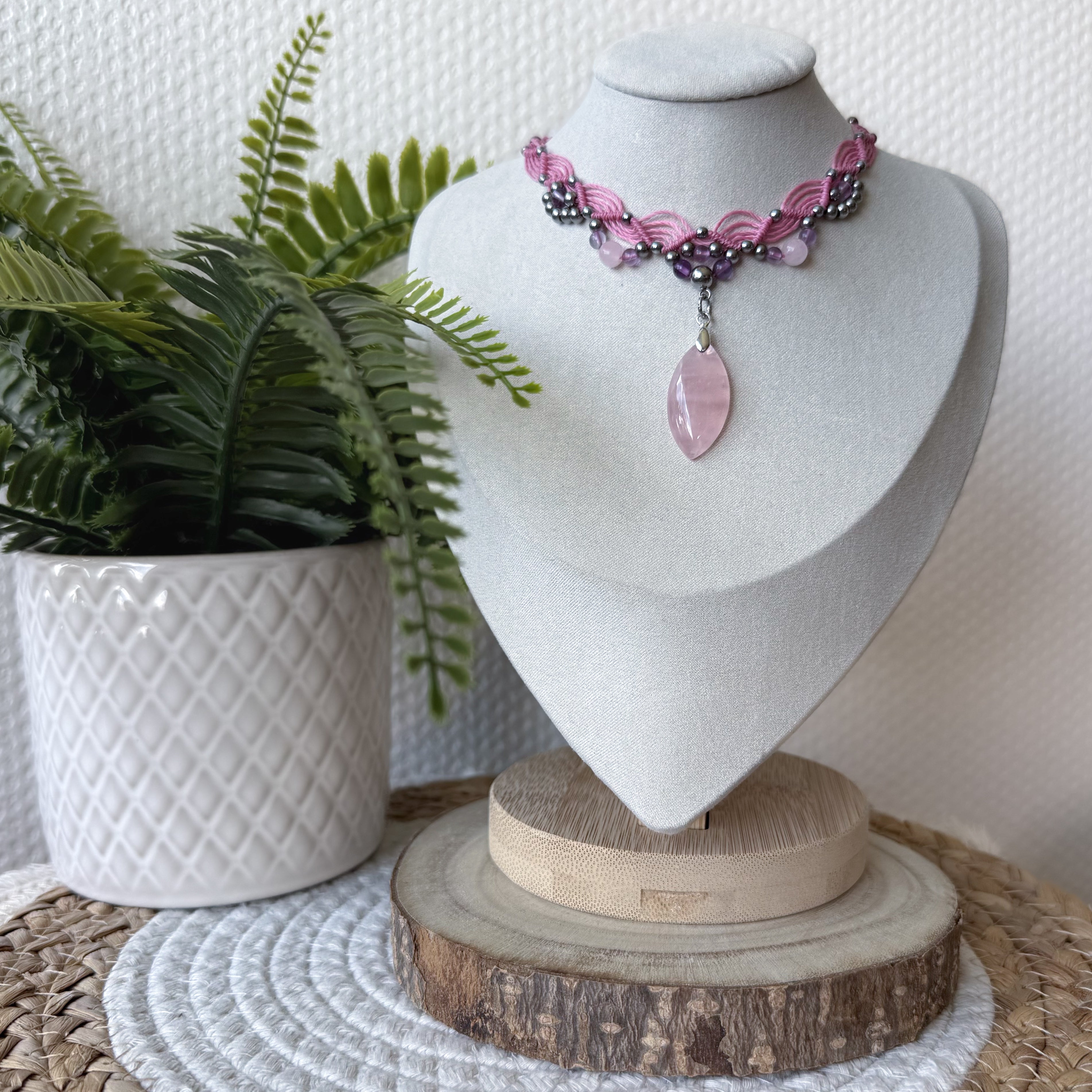 Collier en micro macramé fait main – Bijou artisanal bohème ajustable | Les Créas d’Andy
