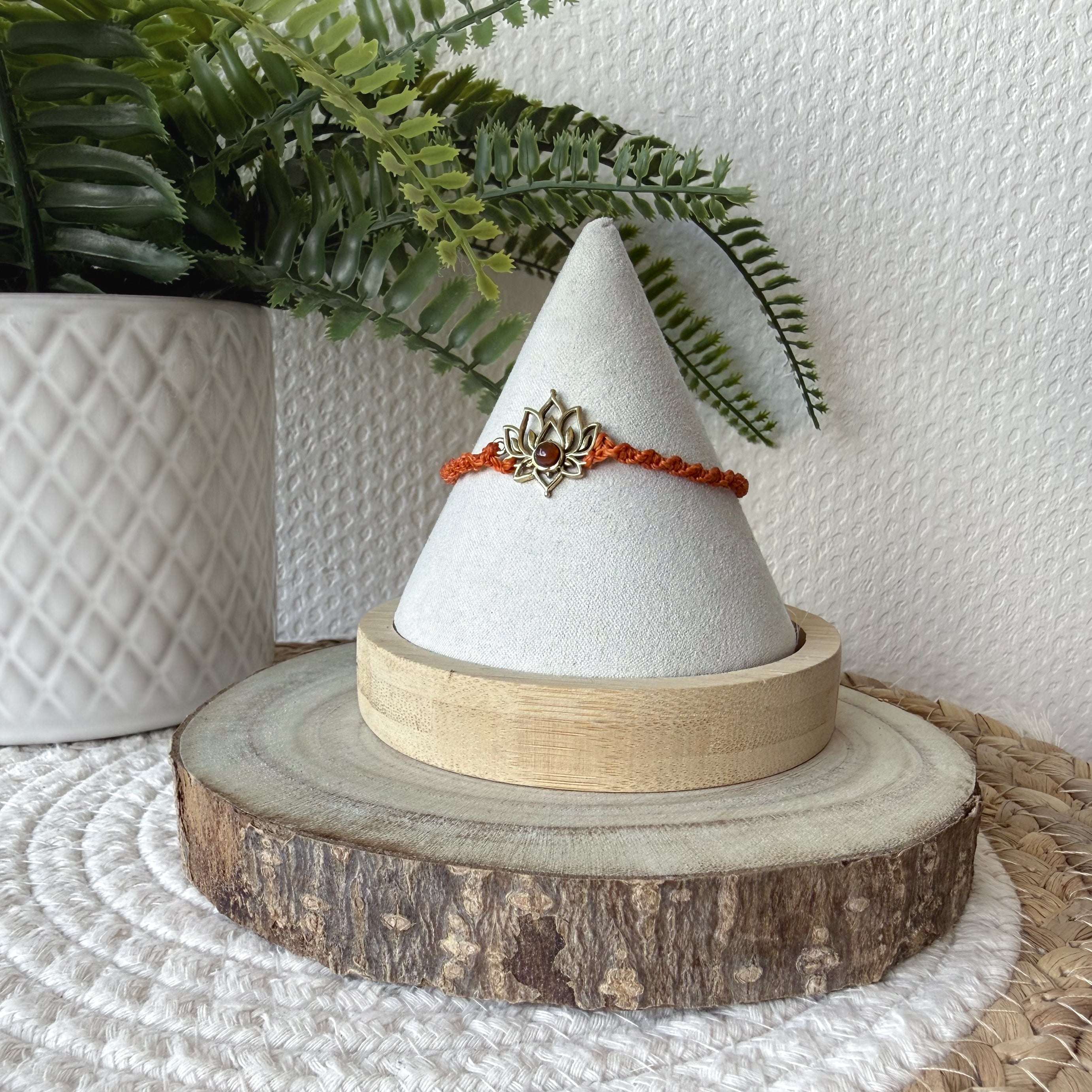 Bracelet en micro macramé fait main – Bijou artisanal bohème ajustable | Les Créas d’Andy