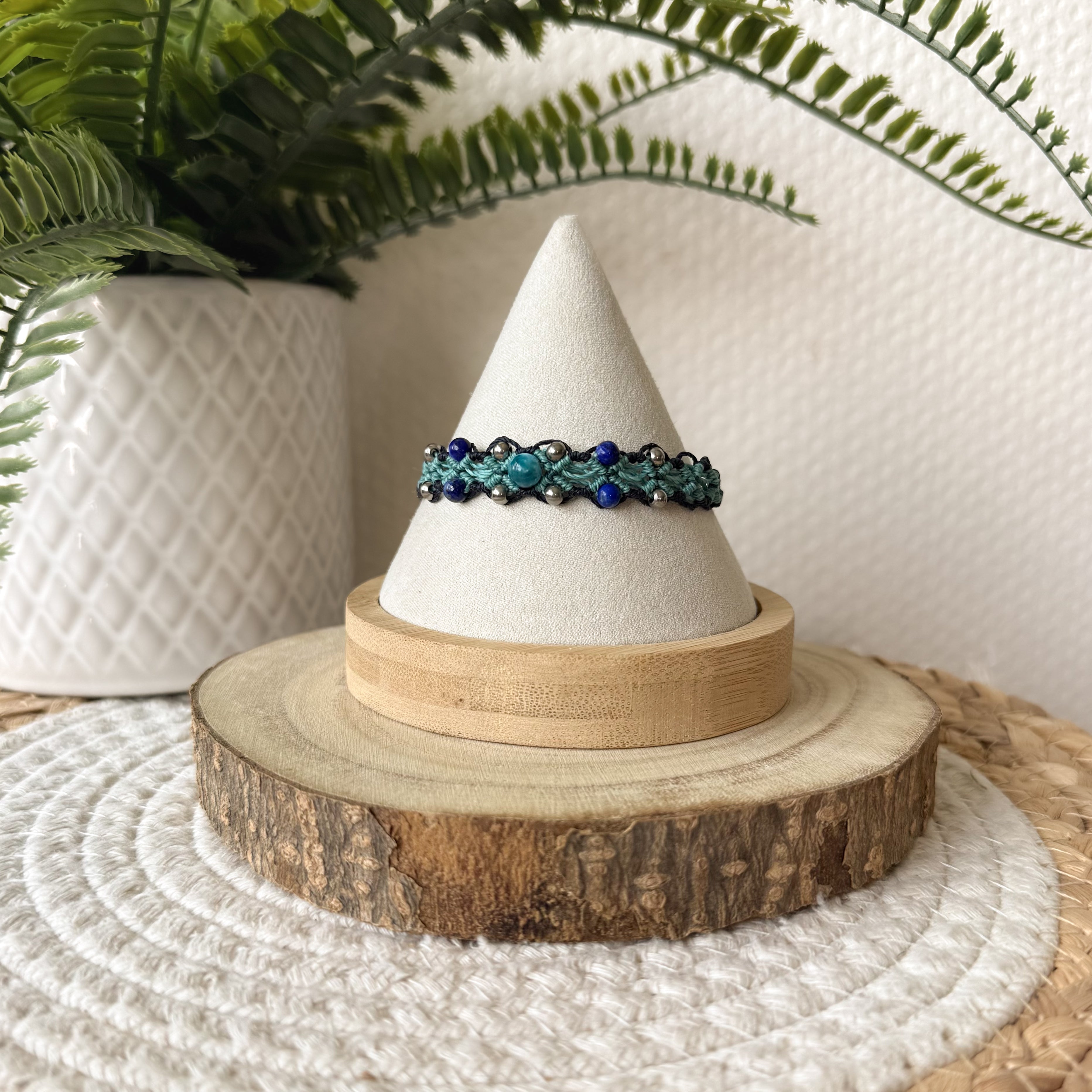 Bracelet en micro macramé fait main – Bijou artisanal bohème ajustable | Les Créas d’Andy
