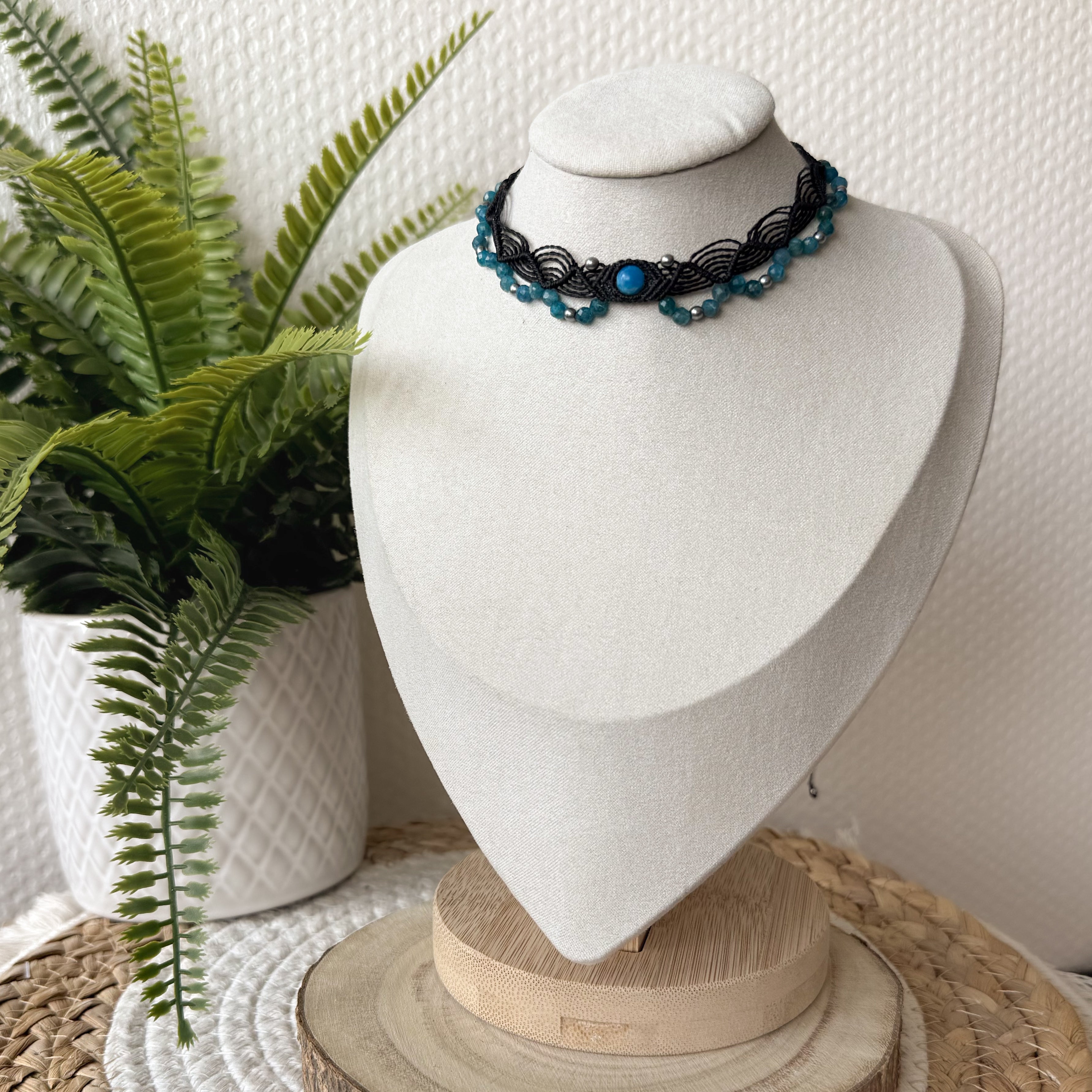 Collier en micro macramé fait main – Bijou artisanal bohème ajustable | Les Créas d’Andy