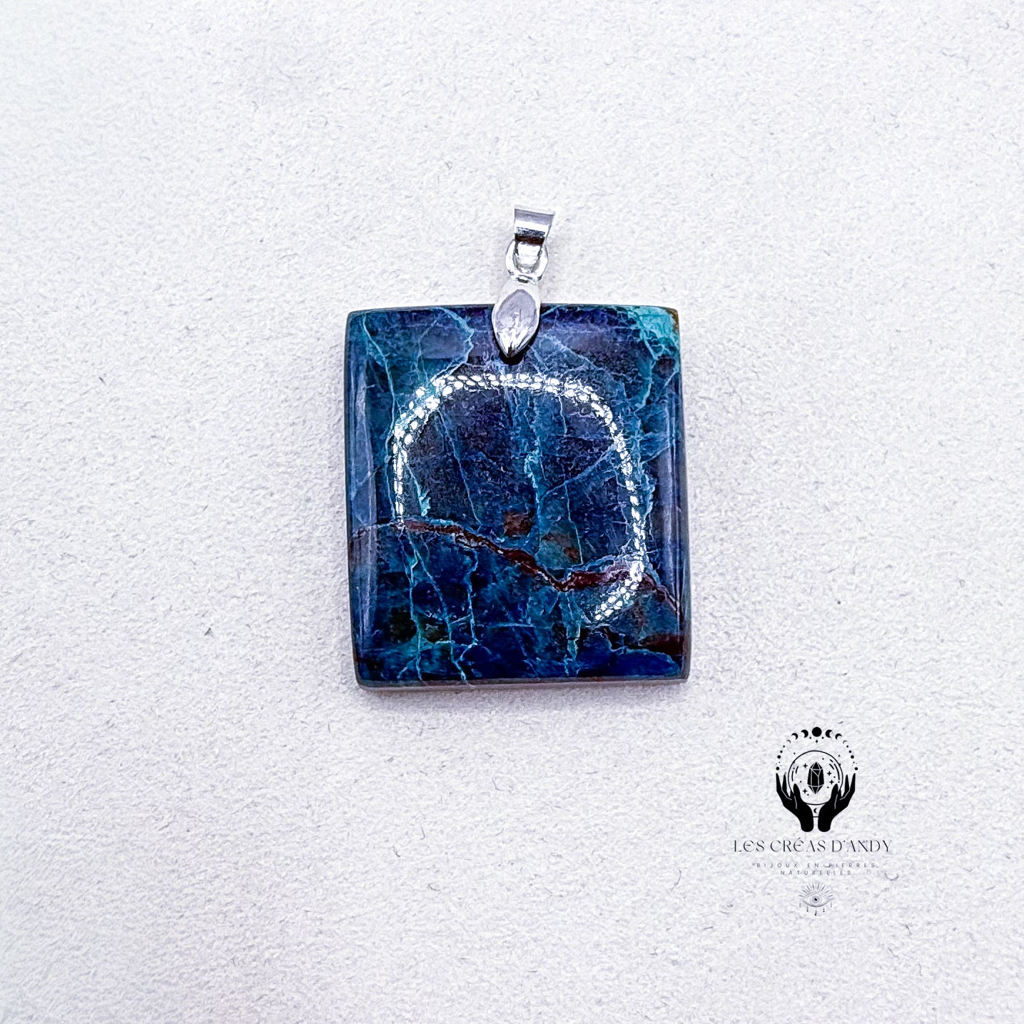 PENDENTIFS EN PIERRES NATURELLES