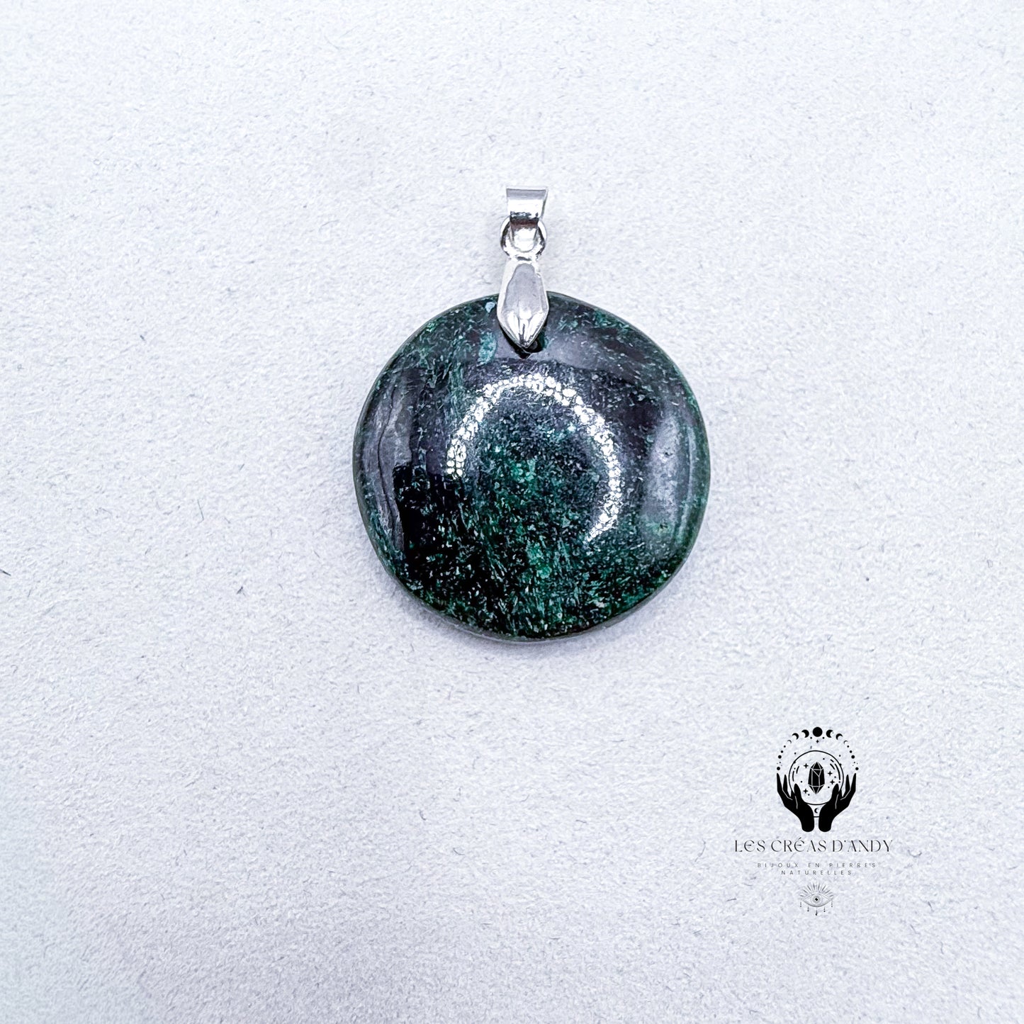 PENDENTIFS EN PIERRES NATURELLES