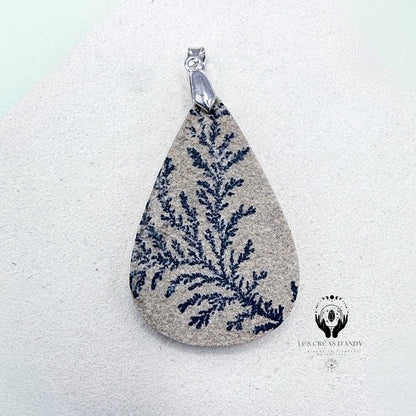 PENDENTIFS EN PIERRES NATURELLES