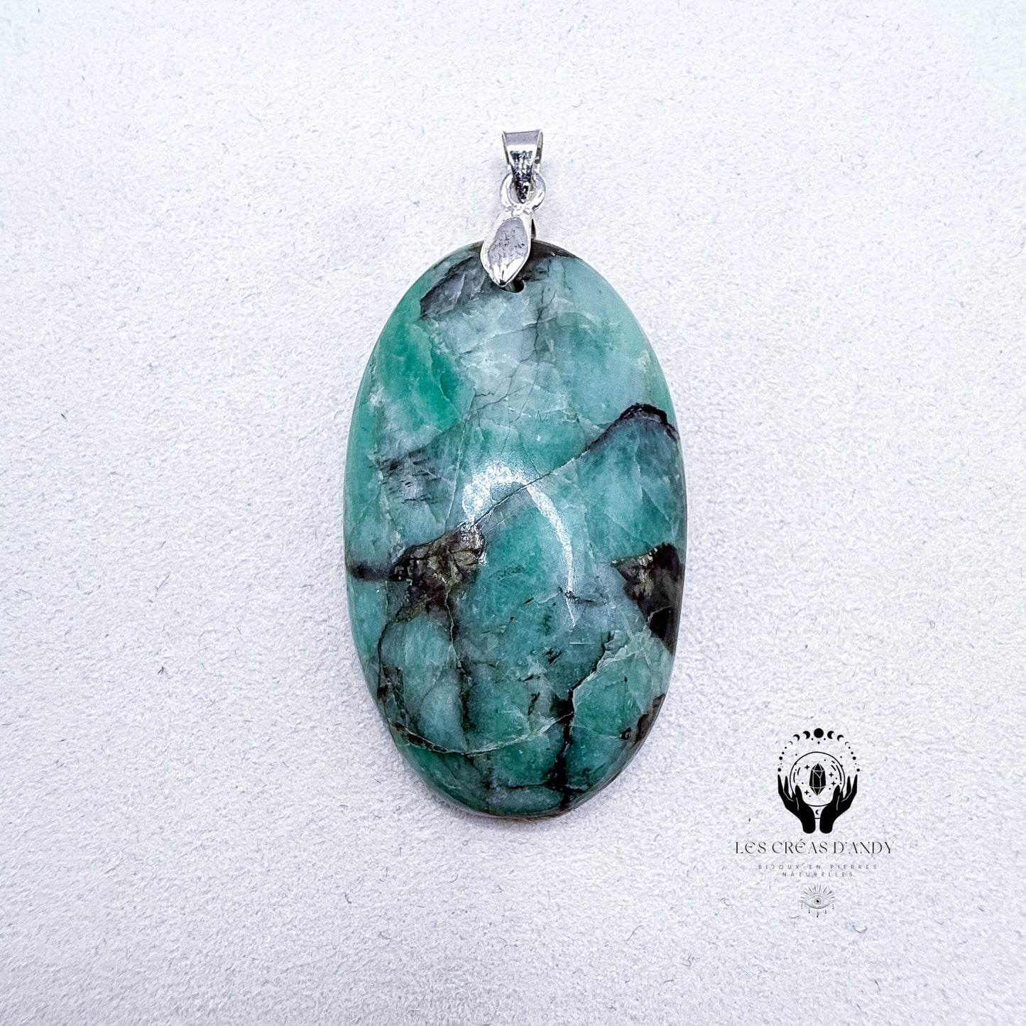 PENDENTIFS EN PIERRES NATURELLES