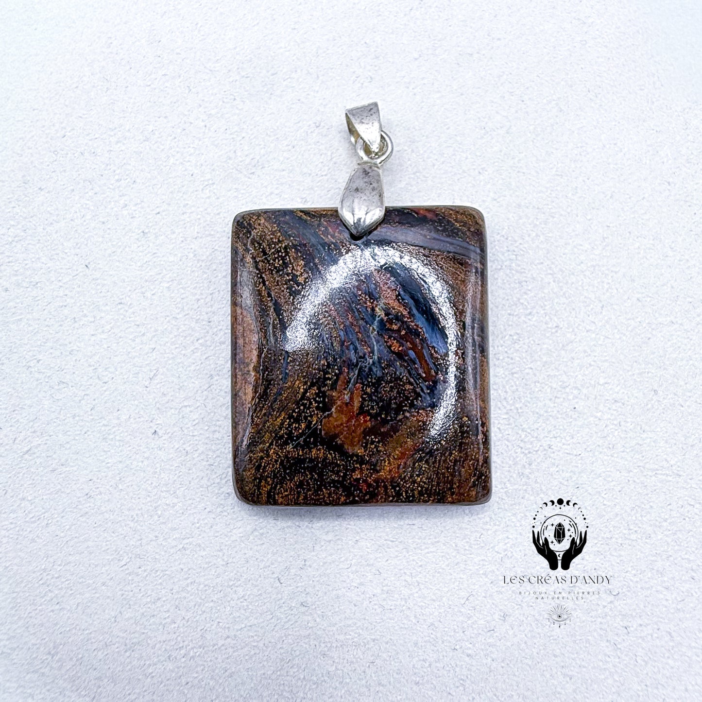 PENDENTIFS EN PIERRES NATURELLES