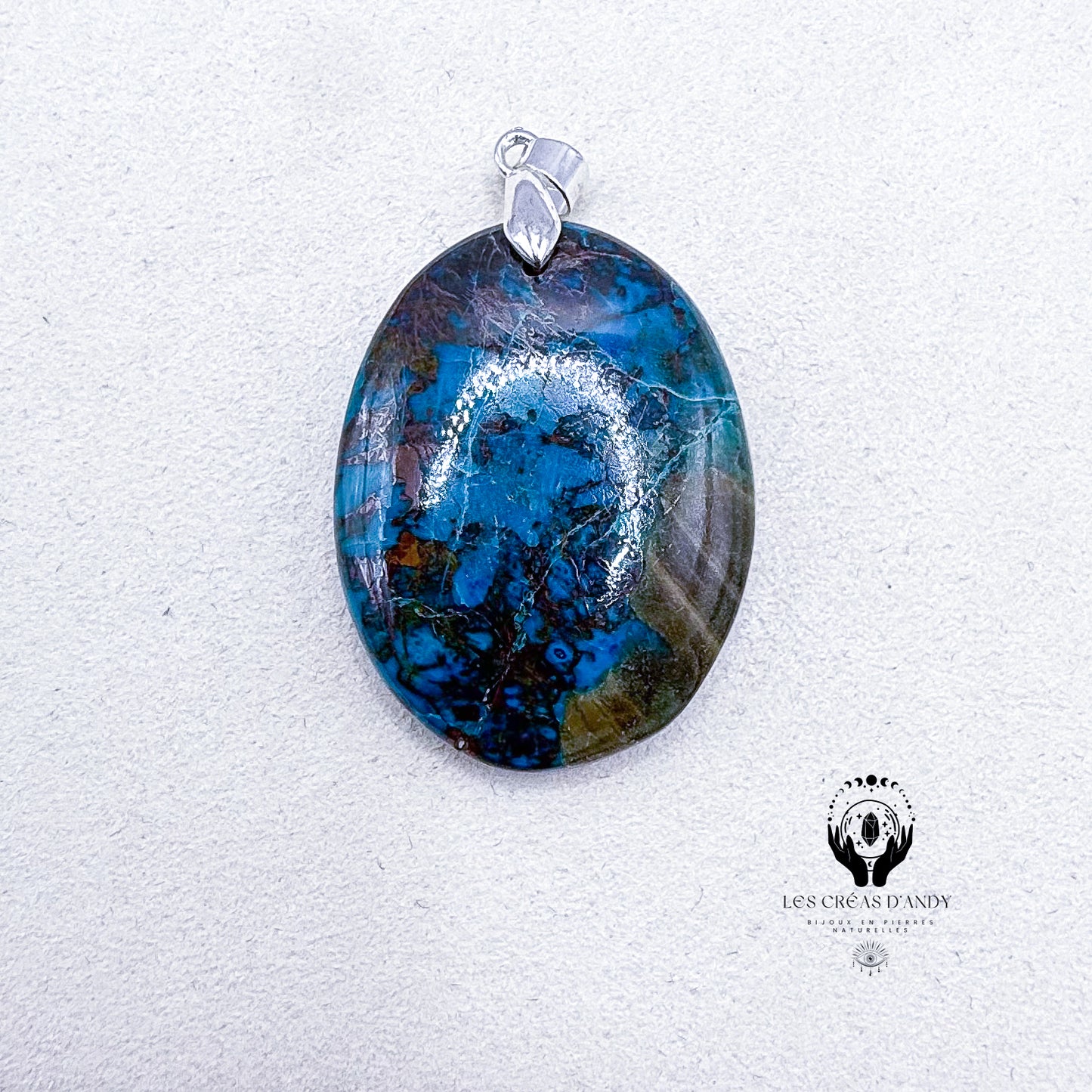 PENDENTIFS EN PIERRES NATURELLES