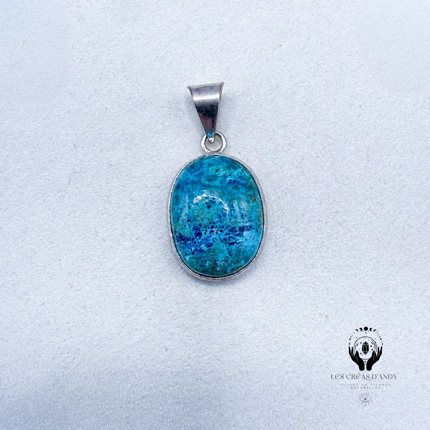 PENDENTIFS EN PIERRES NATURELLES