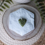 Pendentifs Vésuvianite – Pierre naturelle équilibre et développement personnel