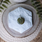 Pendentifs Vésuvianite – Pierre naturelle équilibre et développement personnel