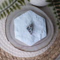 Pendentif Astrophyllite – Pierre naturelle transformation et clarté