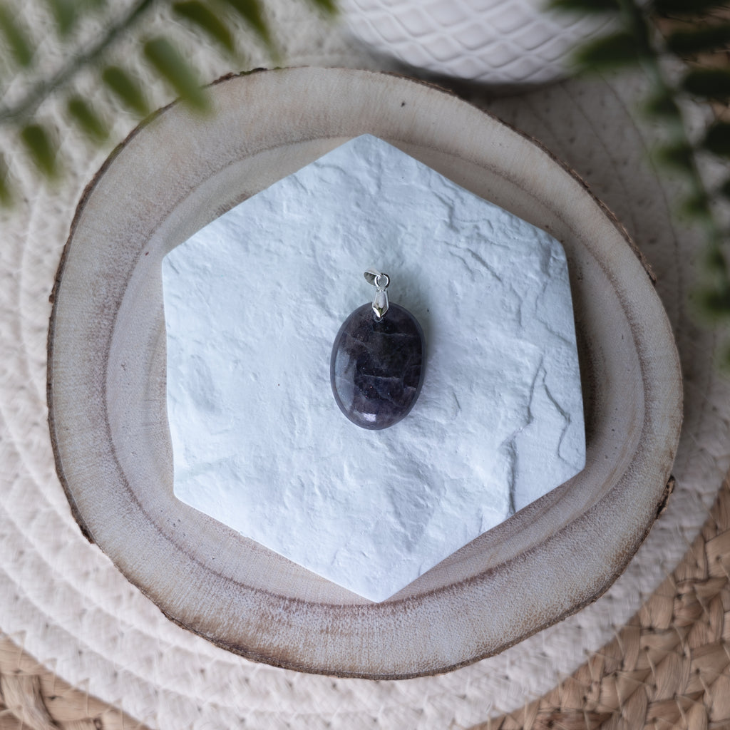 Pendentifs Iolite (Cordiérite) – Pierre naturelle clarté mentale et intuition