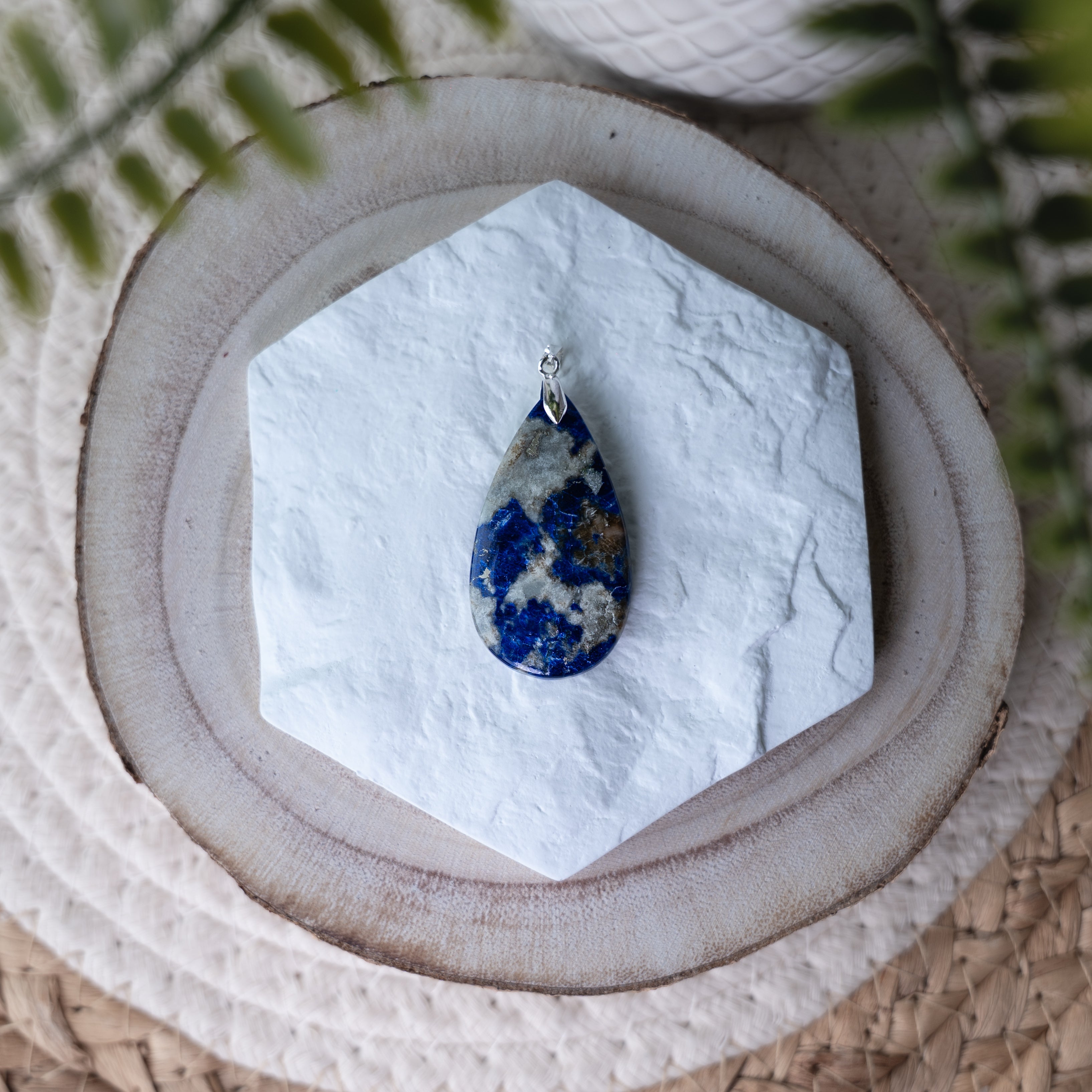 Pendentifs Afghanite – Pierre naturelle apaisante et spirituelle