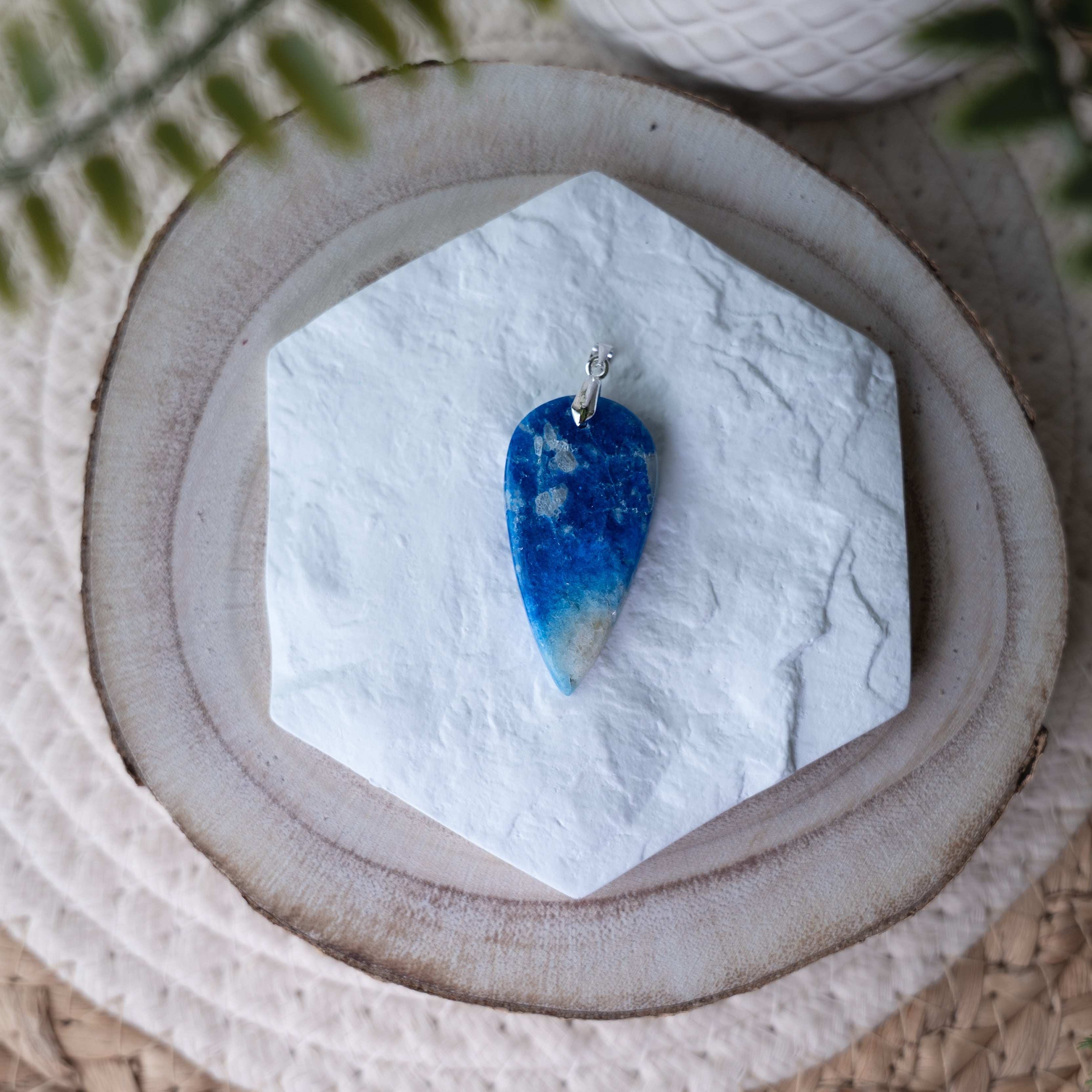 Pendentifs Afghanite – Pierre naturelle apaisante et spirituelle