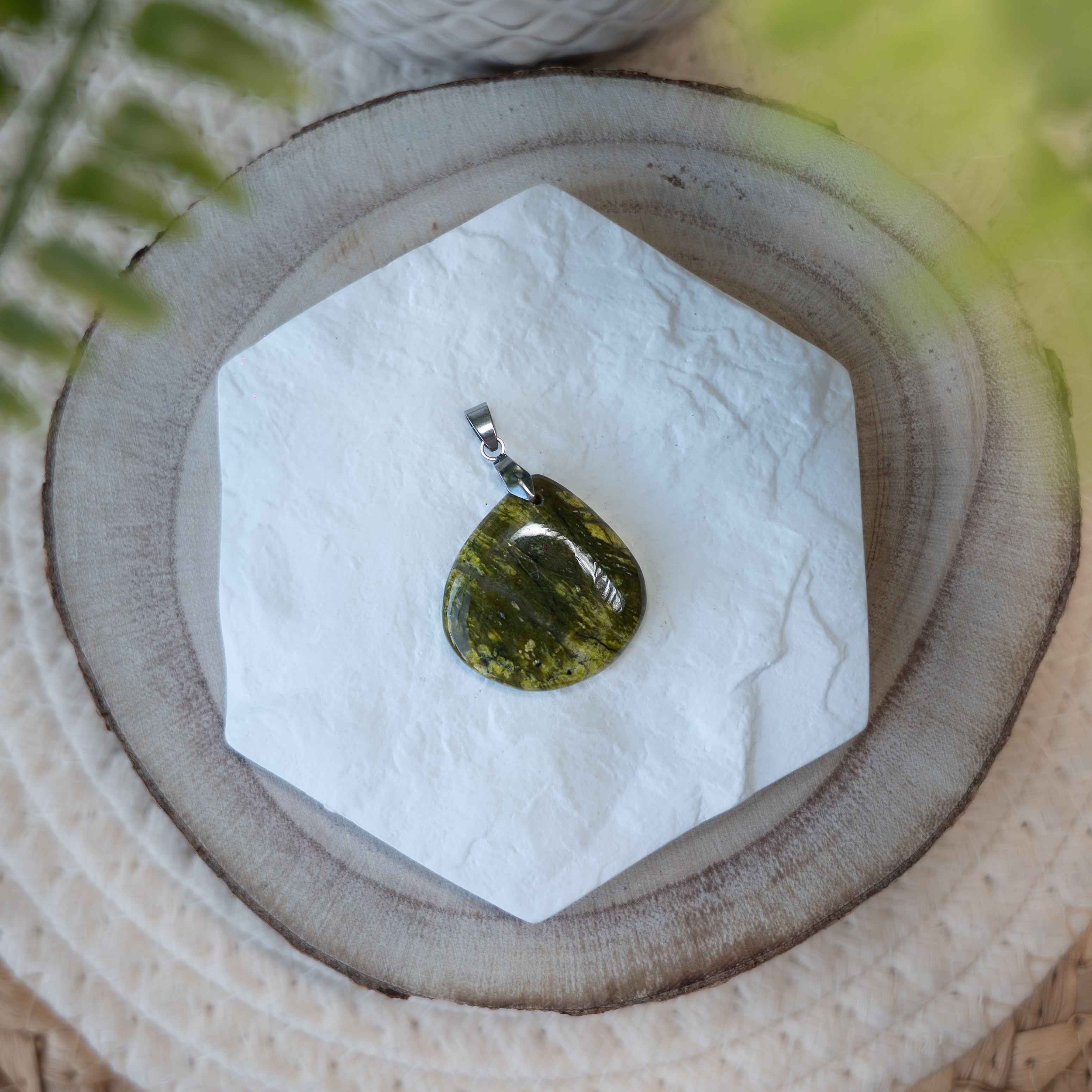Pendentif Opale Verte – Pierre naturelle renouveau et apaisement