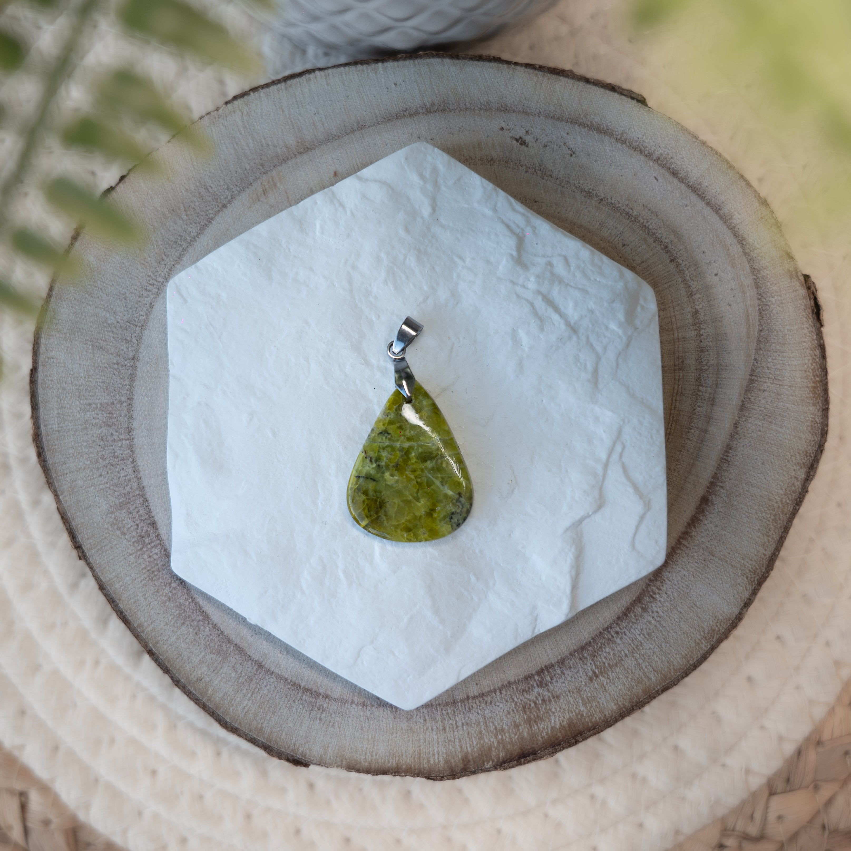 Pendentif Opale Verte – Pierre naturelle renouveau et apaisement