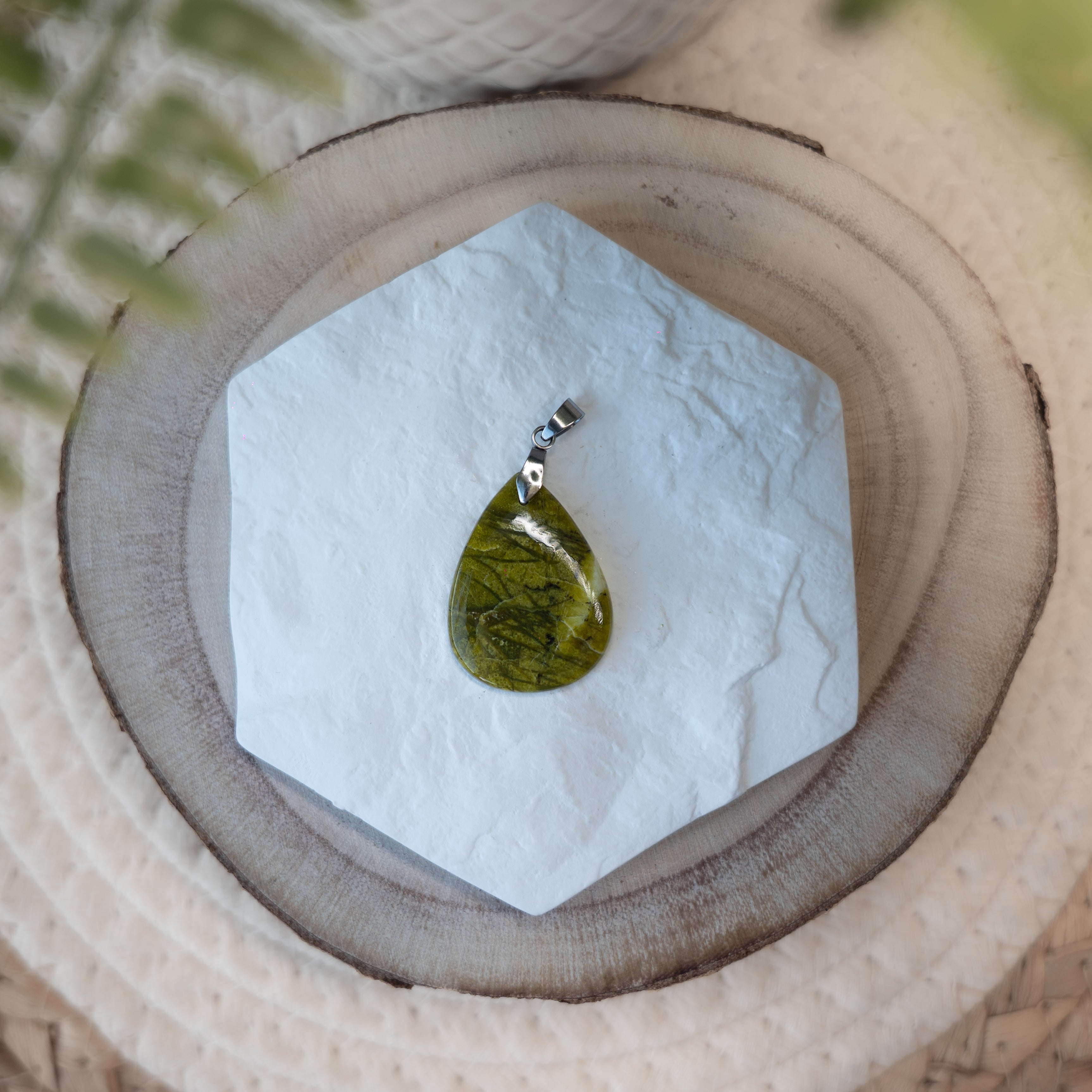 Pendentif Opale Verte – Pierre naturelle renouveau et apaisement