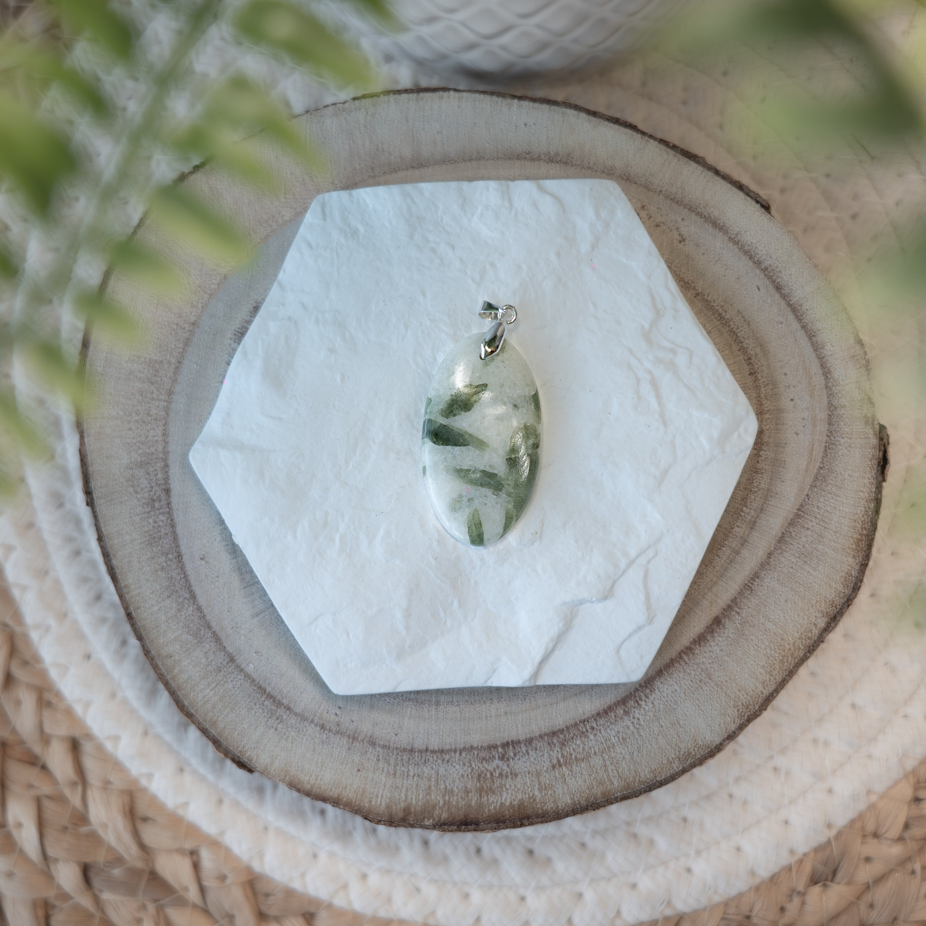 Pendentifs Quartz Tourmaline Verte – Pierre naturelle équilibre et protection