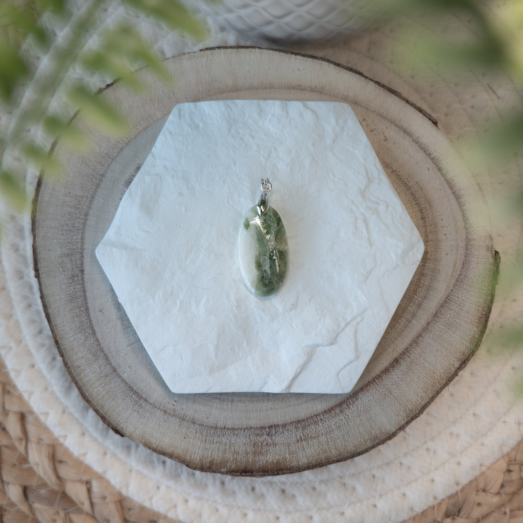 Pendentifs Quartz Tourmaline Verte – Pierre naturelle équilibre et protection