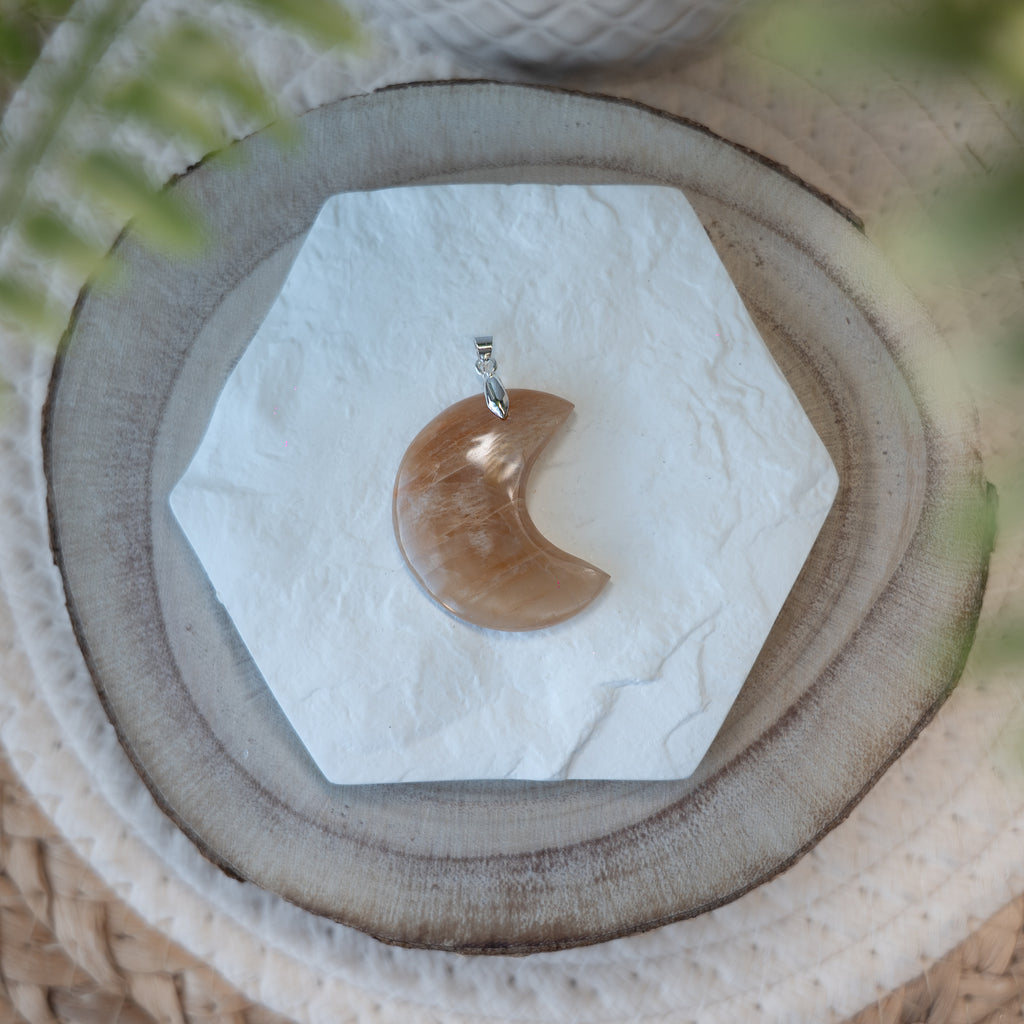 Pendentifs Pierre de Lune – Pierre naturelle intuition et féminité