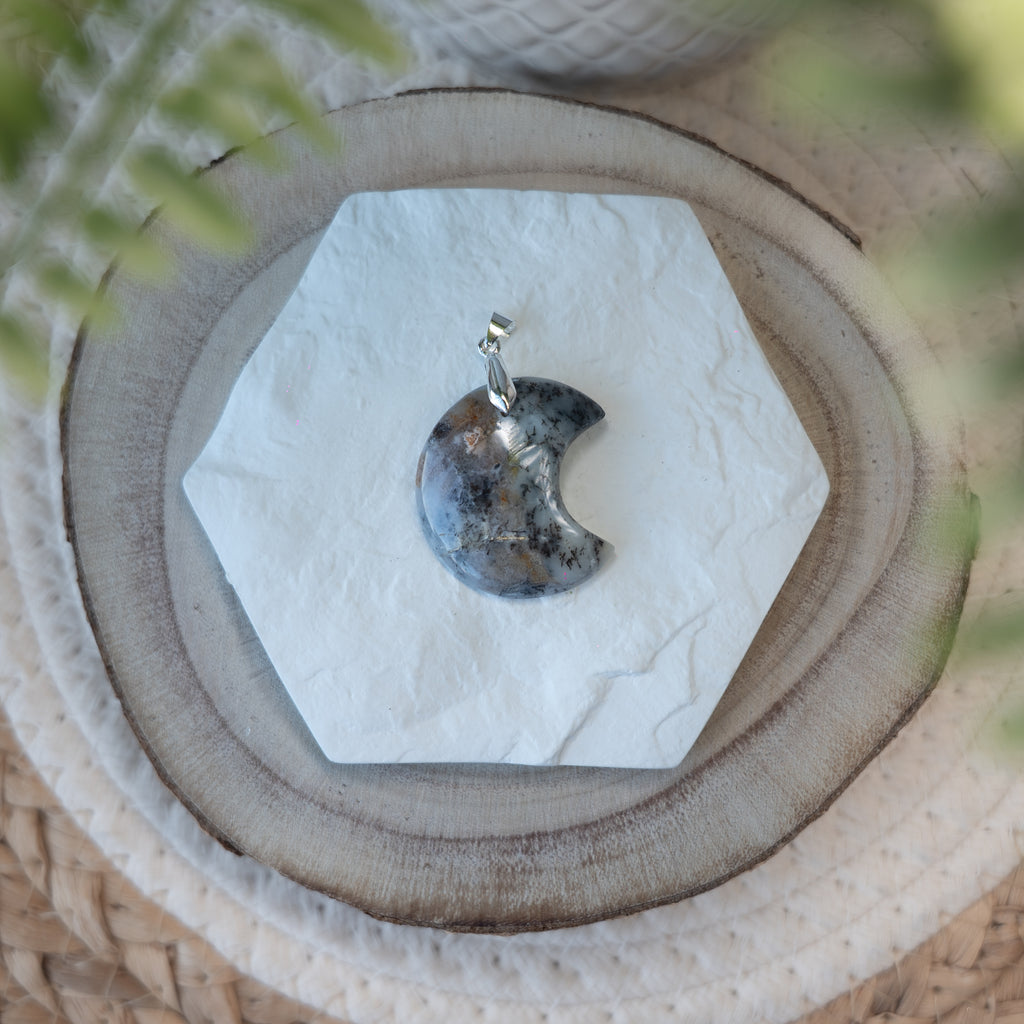 Pendentif Agate Dendritique – Pierre naturelle croissance et équilibre