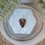 Pendentif Dolomite Cuivre – Pierre naturelle équilibre et réconfort