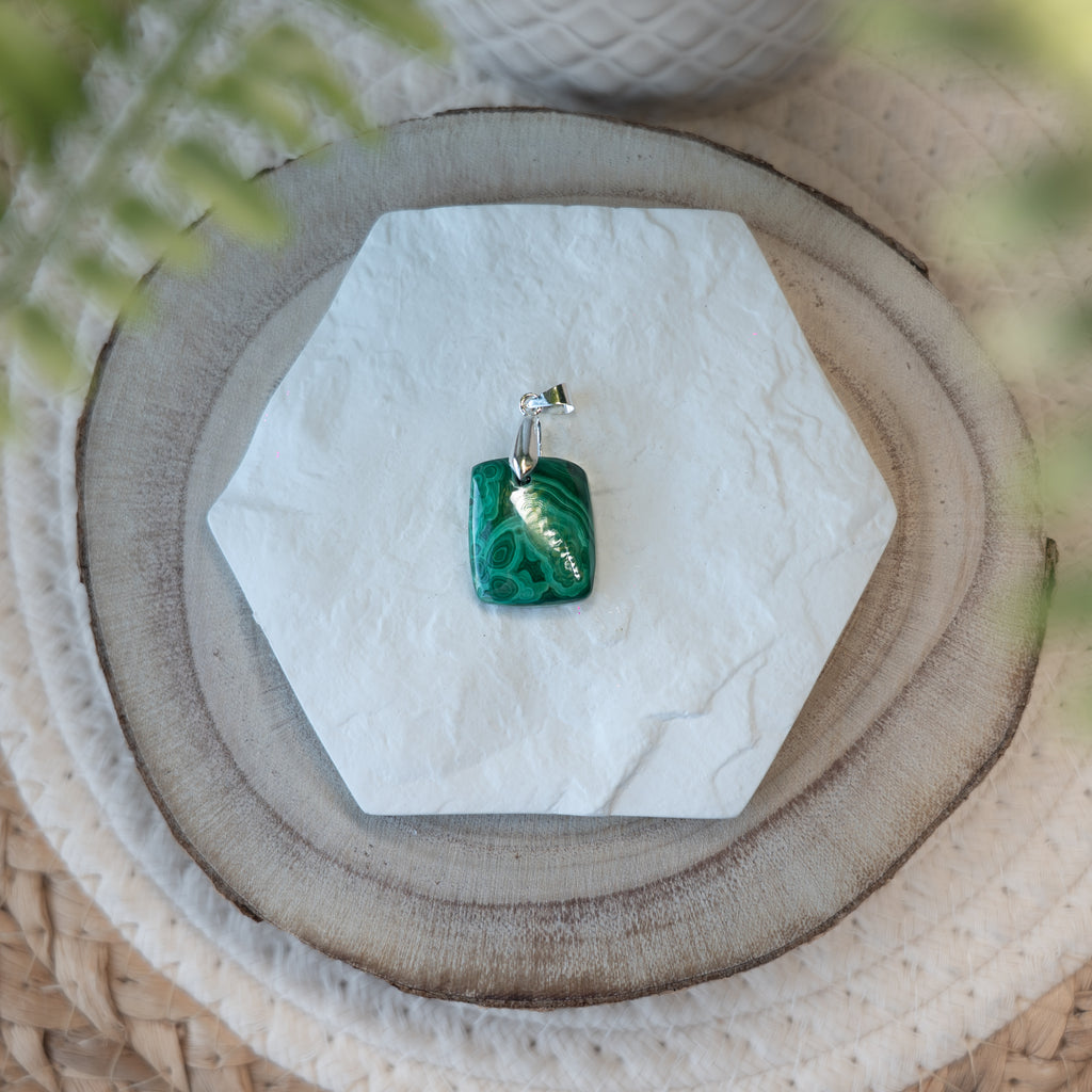 Pendentifs Malachite – Pierre naturelle protection et transformation