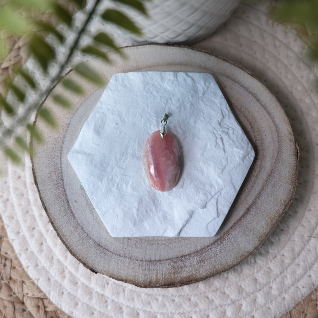 Pendentifs Opale Rose – Pierre naturelle douceur et apaisement émotionnel