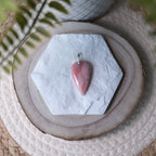Pendentifs Opale Rose – Pierre naturelle douceur et apaisement émotionnel