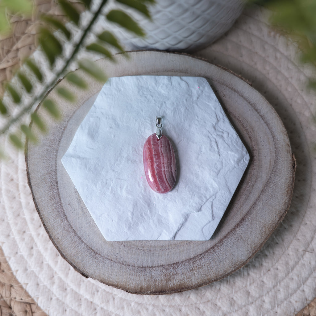 Pendentif Rhodochrosite – Pierre naturelle amour et guérison émotionnelle