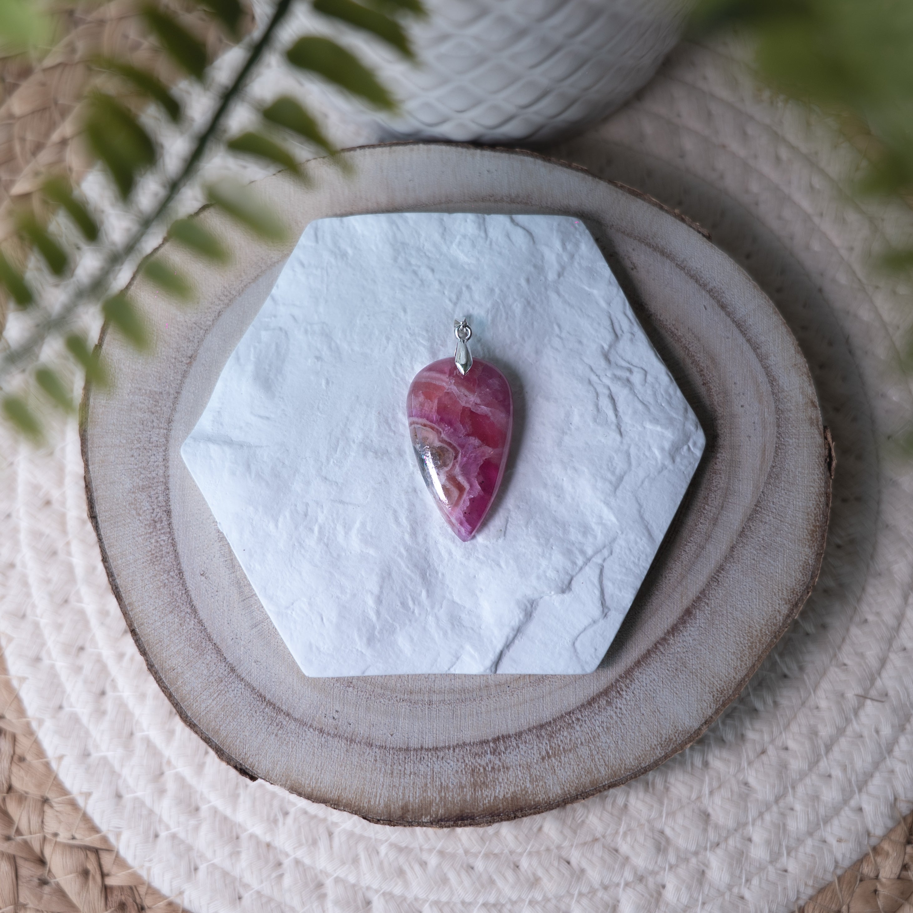Pendentif Calcite Rose – Pierre naturelle douceur et apaisement émotionnel