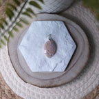 Pendentif Agate Rose – Pierre naturelle douceur et équilibre émotionnel