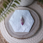 Pendentif Rubis sur Quartz – Pierre naturelle énergie et clarté