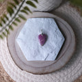 Pendentif Rubis sur Quartz – Pierre naturelle énergie et clarté