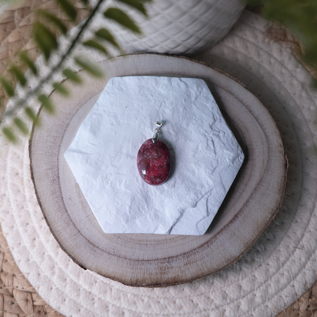 Pendentif Thulite – Pierre naturelle joie et confiance en soi