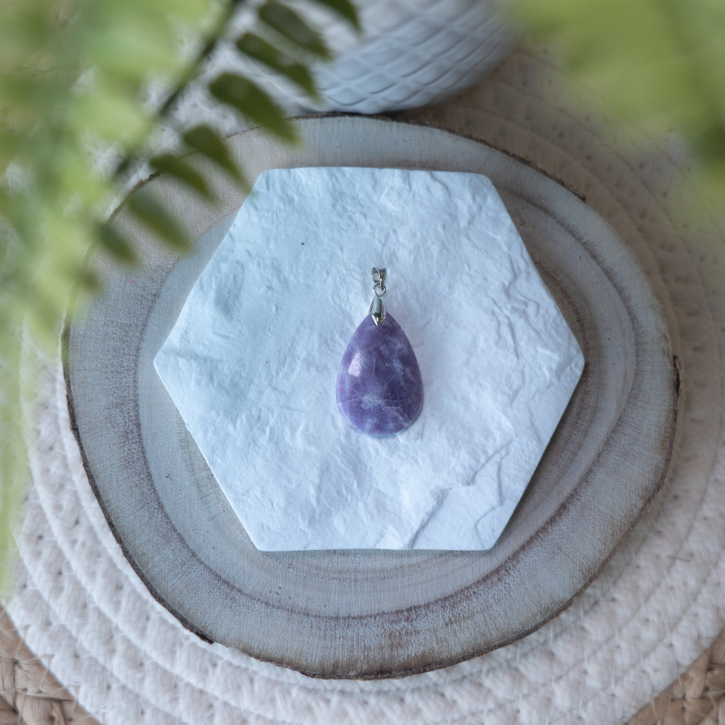 Pendentif Lépidolite – Pierre naturelle apaisement et gestion du stress