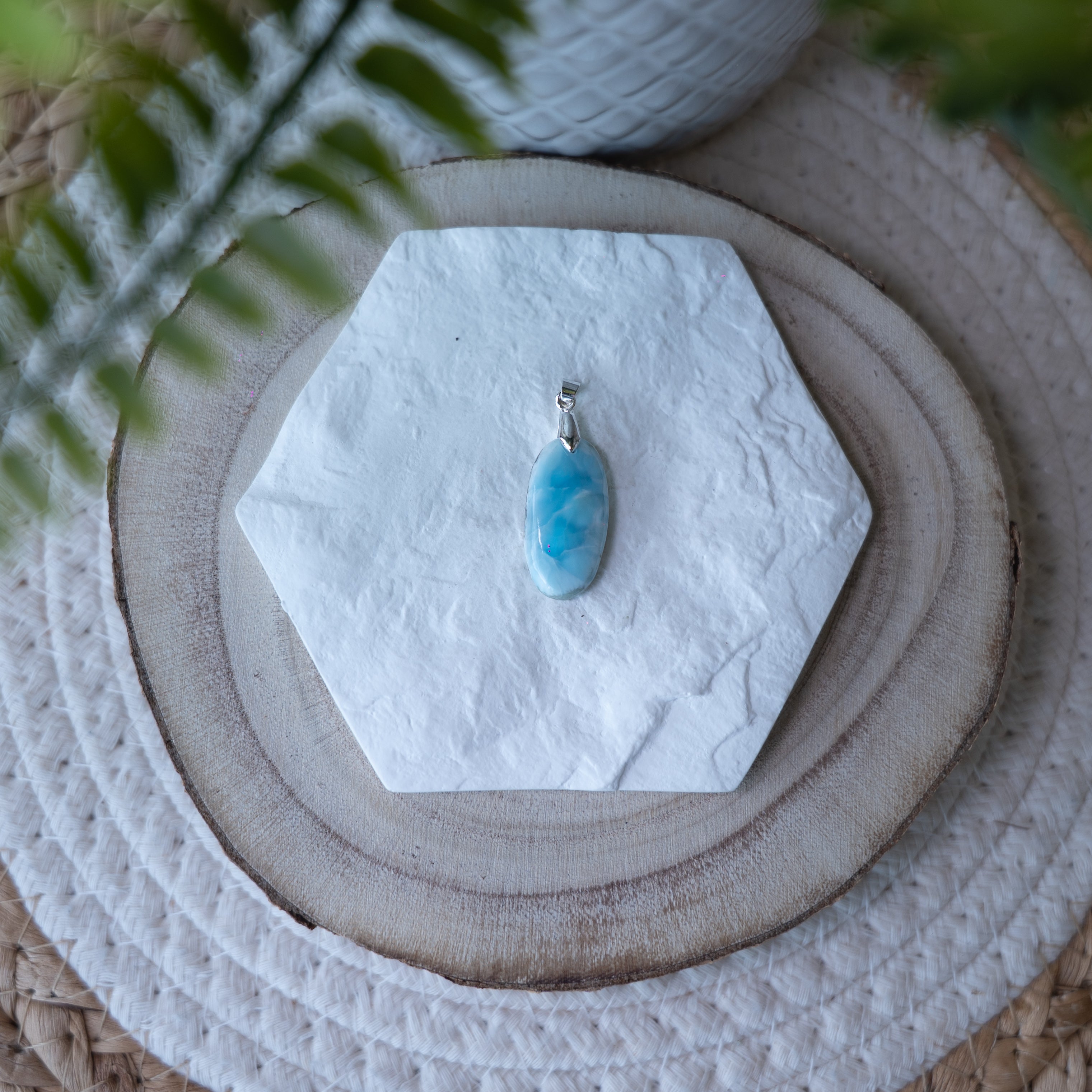 Pendentif Larimar – Pierre naturelle apaisement et sérénité