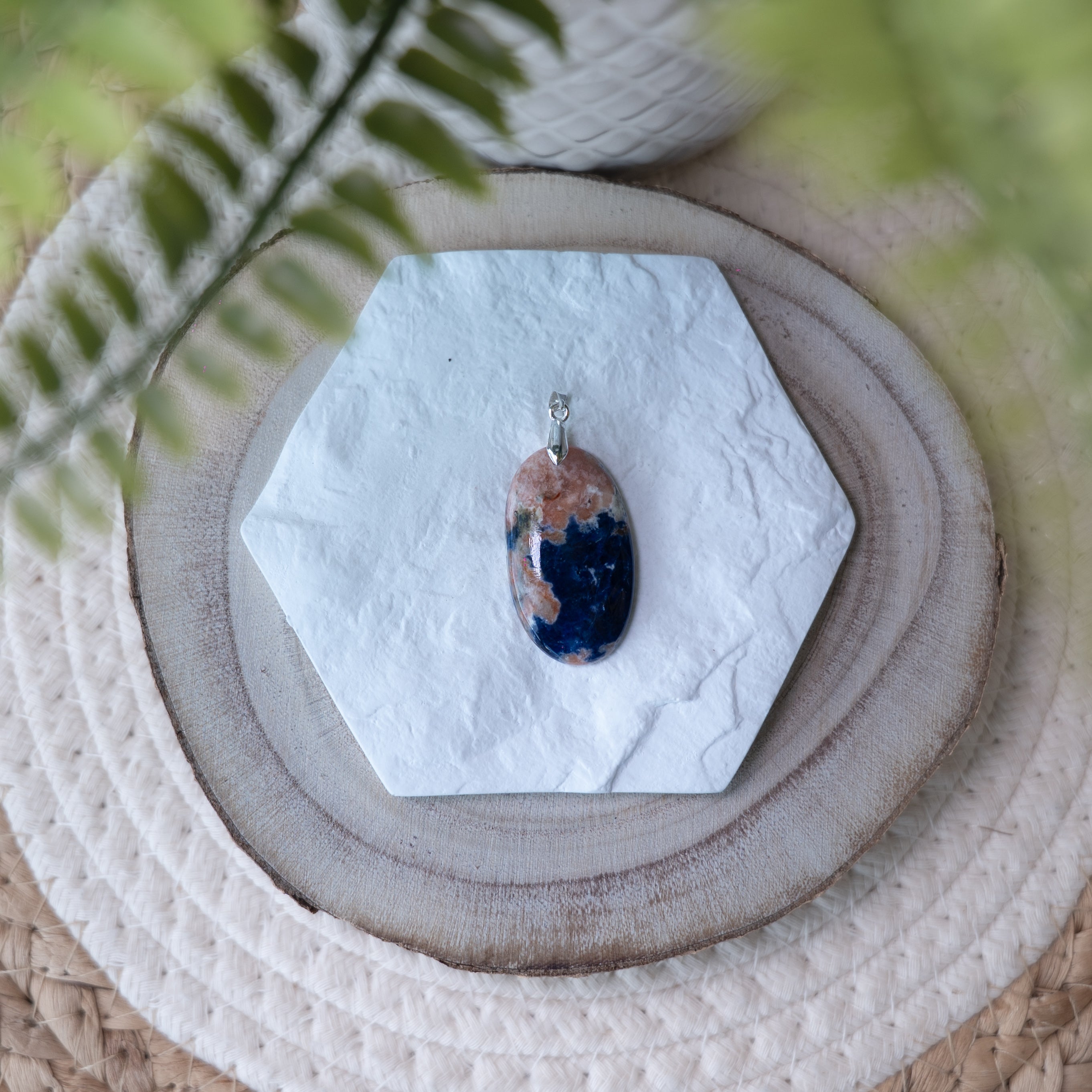 Pendentifs Sodalite – Pierre naturelle clarté mentale et communication