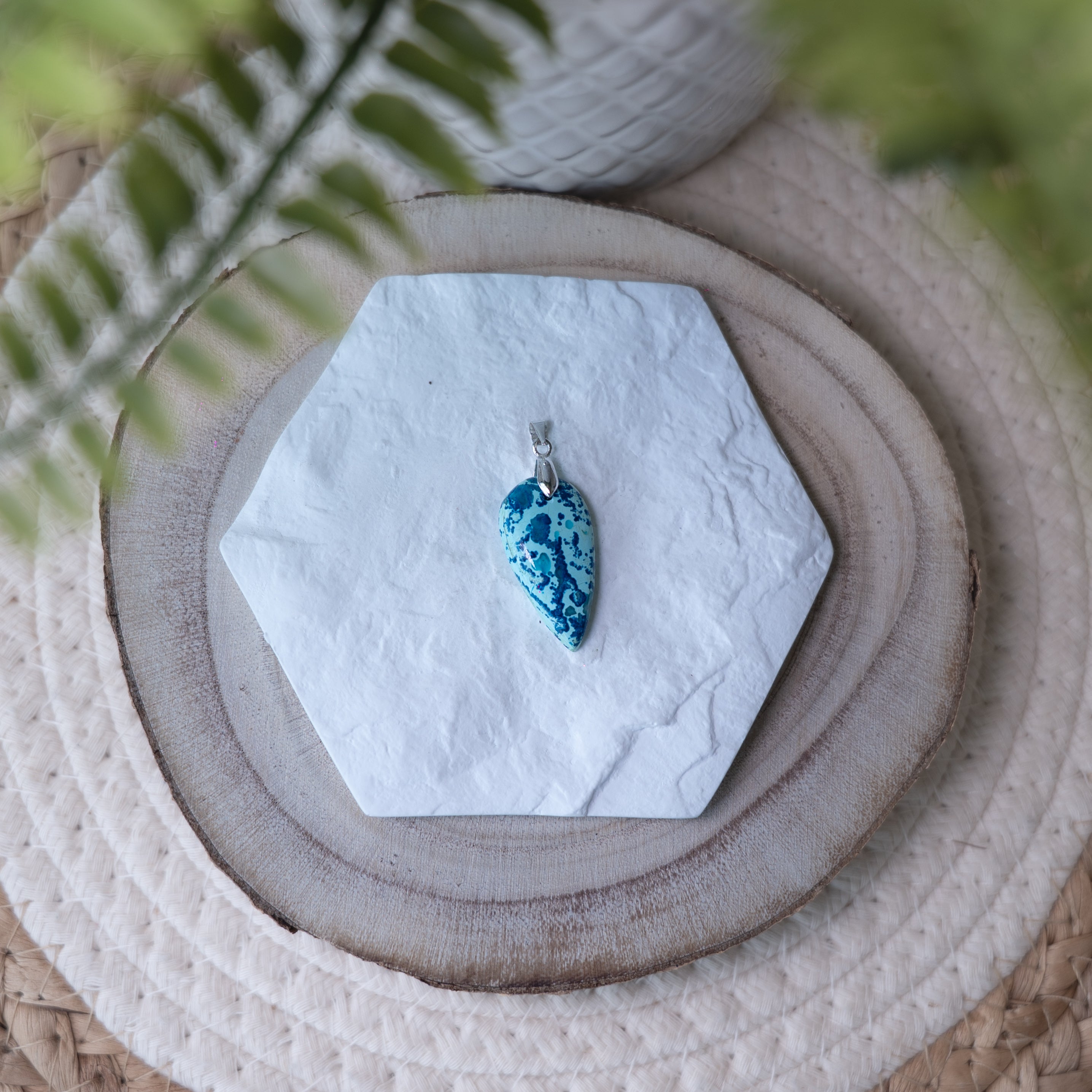 Pendentif Chrysocolle Shattuckite Azurite Quartz – Pierre naturelle intuition et équilibre