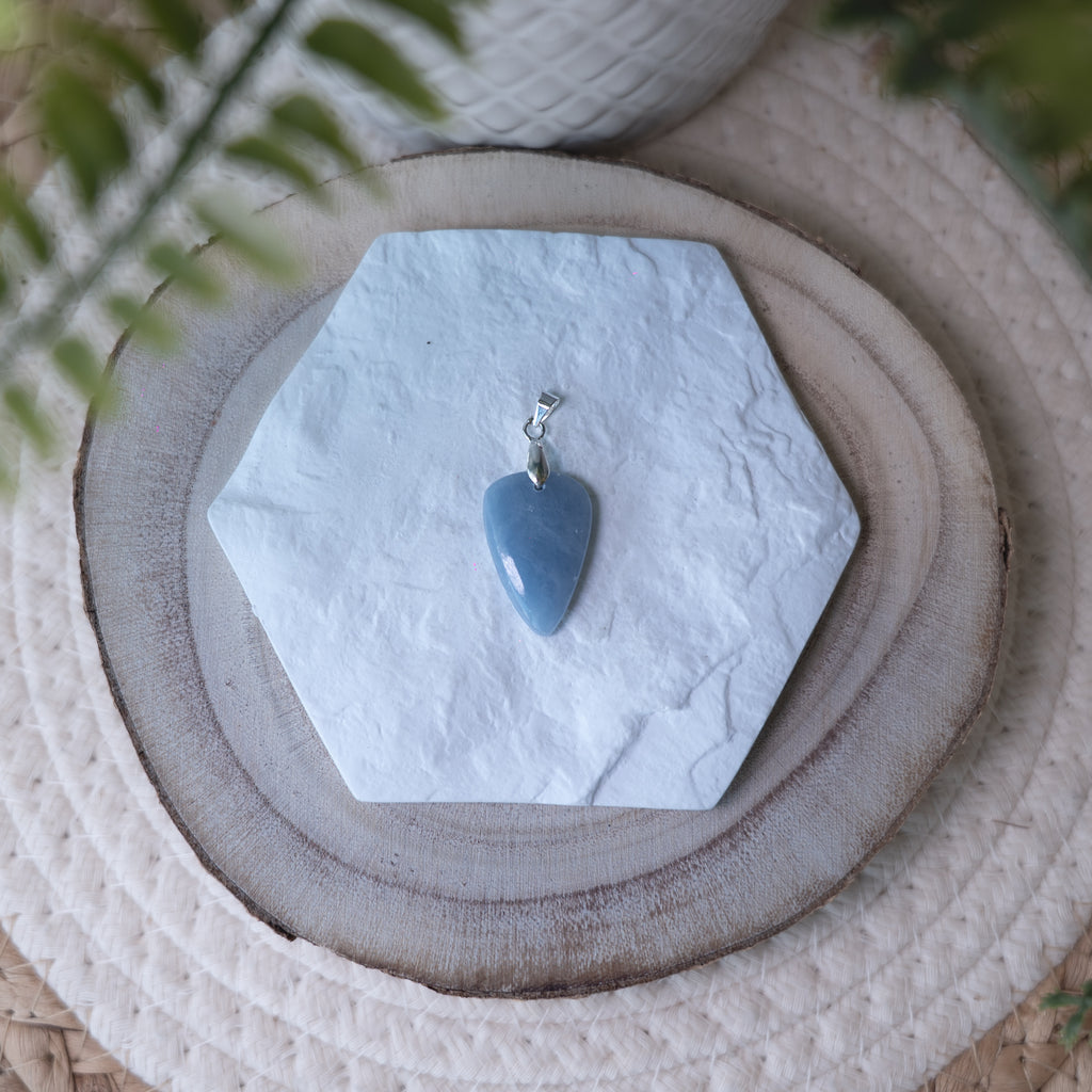 Pendentifs Angélite – Pierre naturelle apaisante et sérénité