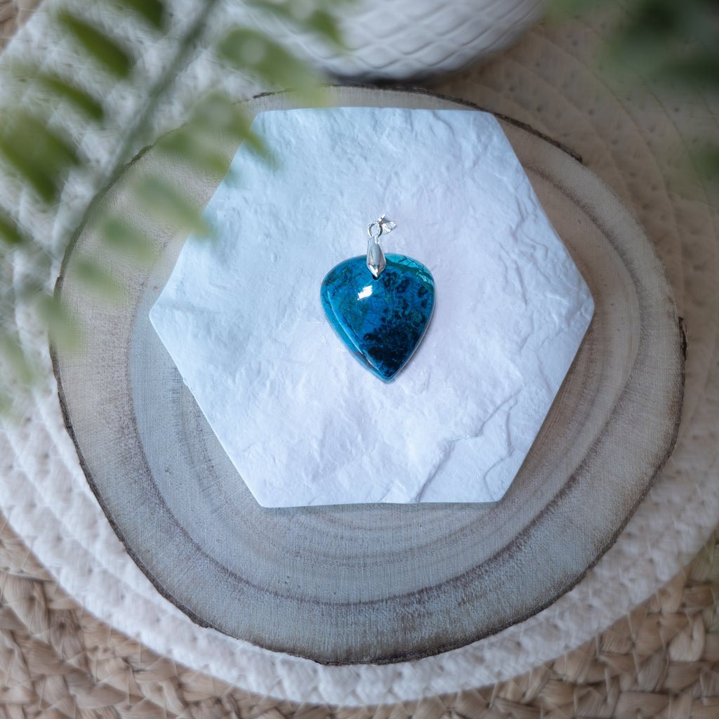 Pendentif Shattuckite Dioptase – Pierre naturelle intuition et transformation