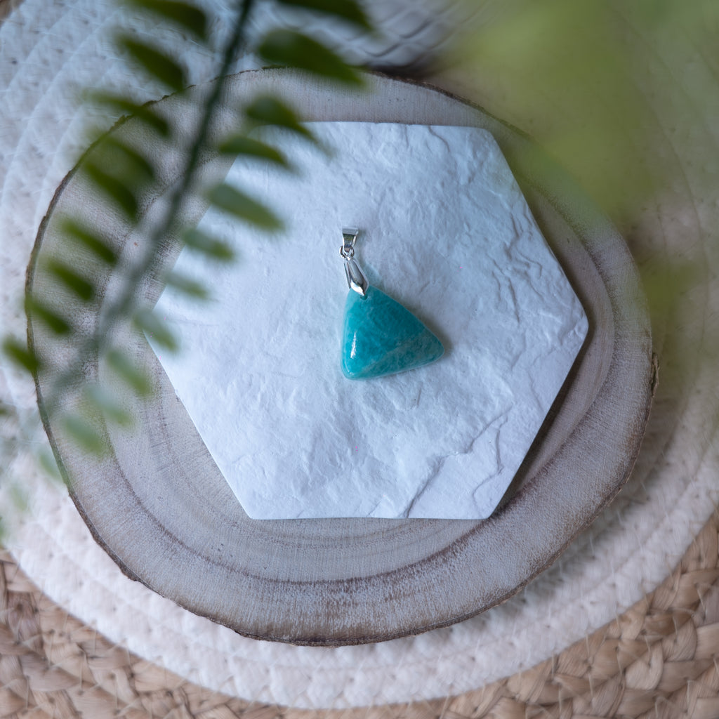 Pendentifs Amazonite – Pierre naturelle apaisante et expression de soi