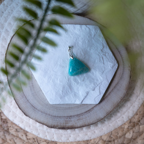 Pendentifs Amazonite – Pierre naturelle apaisante et expression de soi