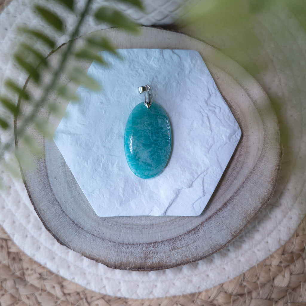 Pendentifs Amazonite – Pierre naturelle apaisante et expression de soi