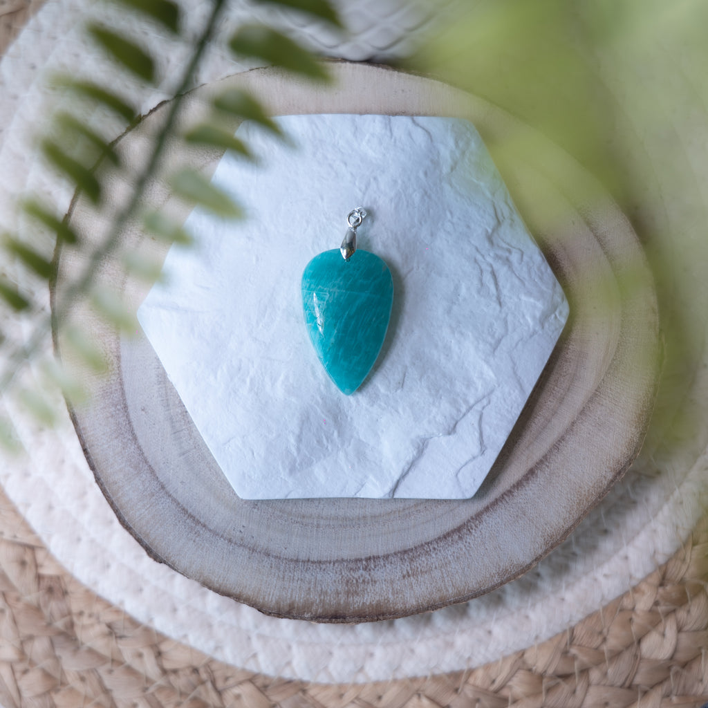 Pendentifs Amazonite – Pierre naturelle apaisante et expression de soi
